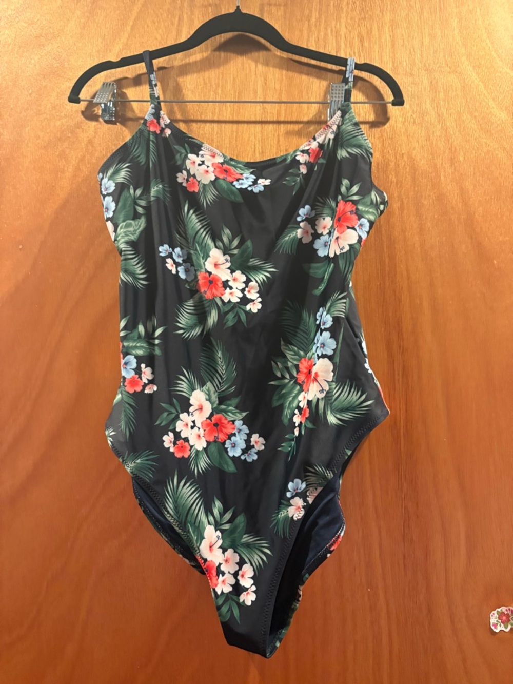 Bundle of 5 Old Navy One-Piece Swimsuits - Picture 3 of 7